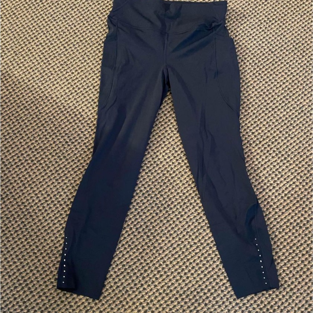 Lululemon Fast And Free Navy Size 8 with pockets